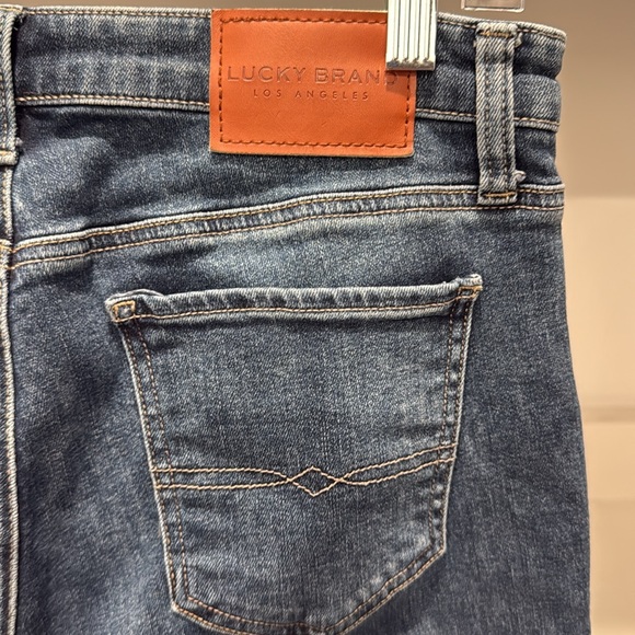 Lucky Brand Women’s Sweet Straight Jeans. Size 4 - Picture 4 of 5